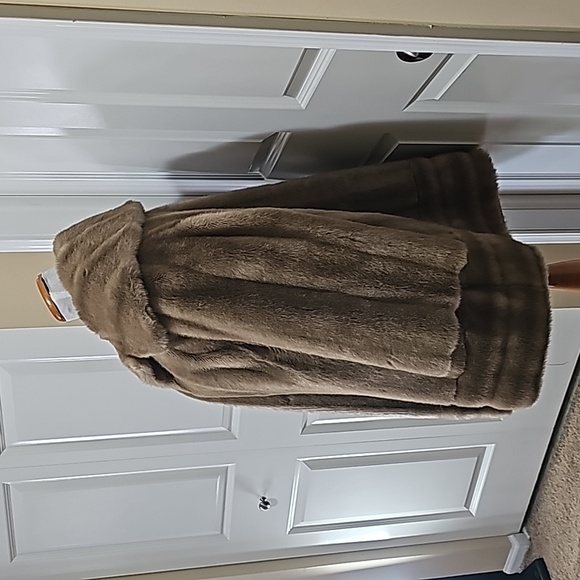 Tissavel Vtg Genuine French Simulation Faux Fur Mob Wife Style Sz M/L - Picture 6 of 13